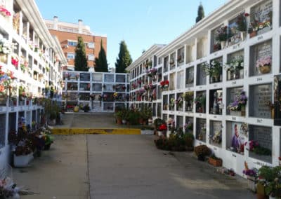 Nichos en el cementerio de Rivas Vaciamadrid (©Diario de Rivas)