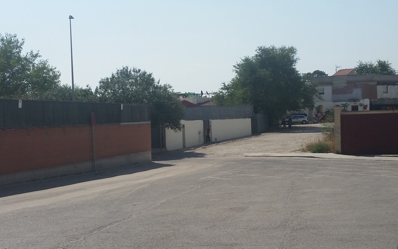 Un parque infantil cerrará al tráfico rodado la entrada a la Cañada Real junto al colegio Mario Benedetti