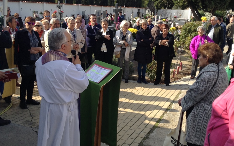 Día de Todos los Santos en el cementerio de Rivas Vaciamadrid (Fuente; Diario de Rivas)