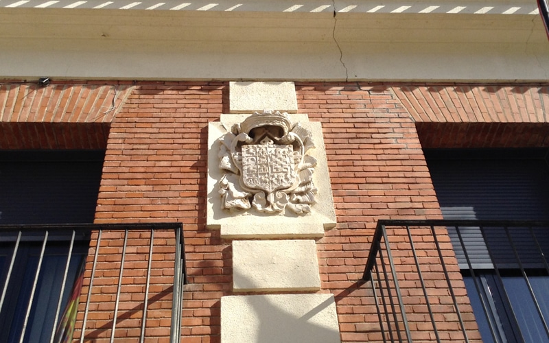 Escudo de los marqueses de Rivas de Jarama ubicado en la antigua casa consistorial de Rivas Vaciamadrid (Fuente: Diario de Rivas)