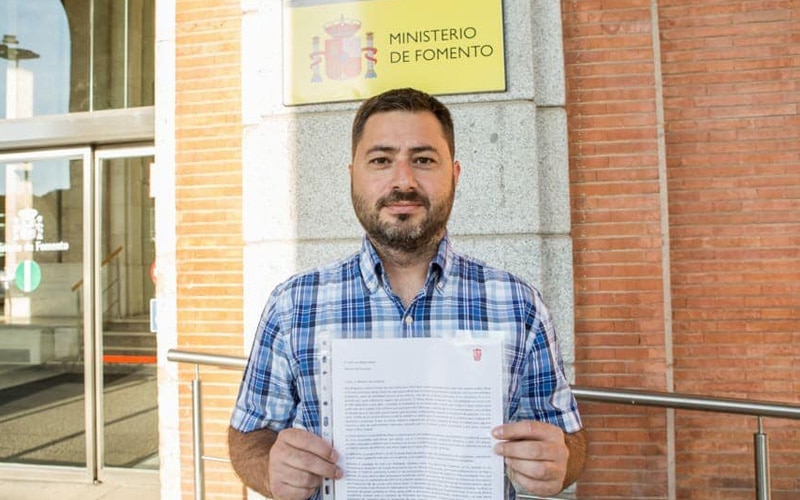 La Plataforma Ciudadana de Rivas registra en Fomento una carta y 15.000 firmas pidiendo la salida a la M-50