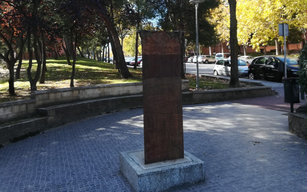 Derriban el busto de Dolores Ibárruri, ‘la Pasionaria’, en Covibar