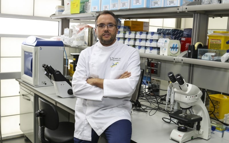 Investigación ‘ripense’ contra el coronavirus: estos son los dos proyectos que lidera el doctor Raúl Alelú