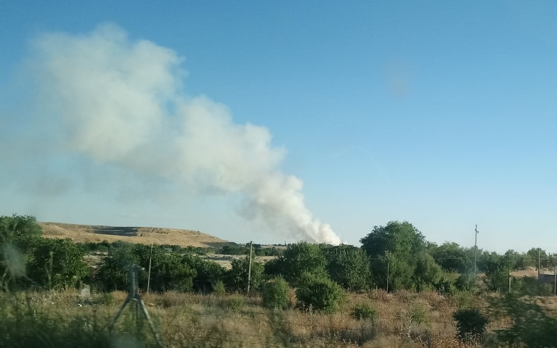 El incendio de pastos de la Cañada, visto desde la A-3