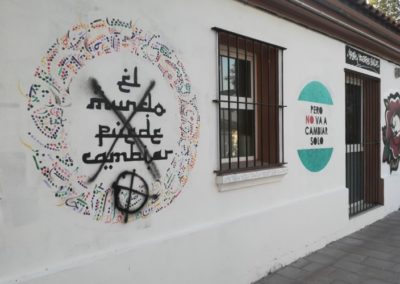 Pintadas nazis en la Casa de Asociaciones del Casco Urbano de Rivas (©Diario de Rivas)