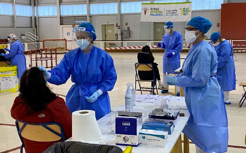 La primera jornada de tests masivos de antígenos en Rivas se salda con 855 pruebas y un solo positivo