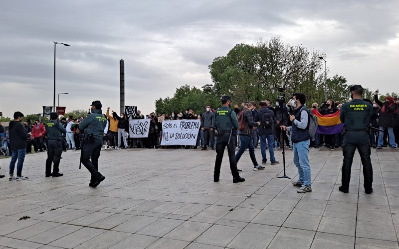 Antifascistas protestan en el mitin de Vox en Rivas Vaciamadrid