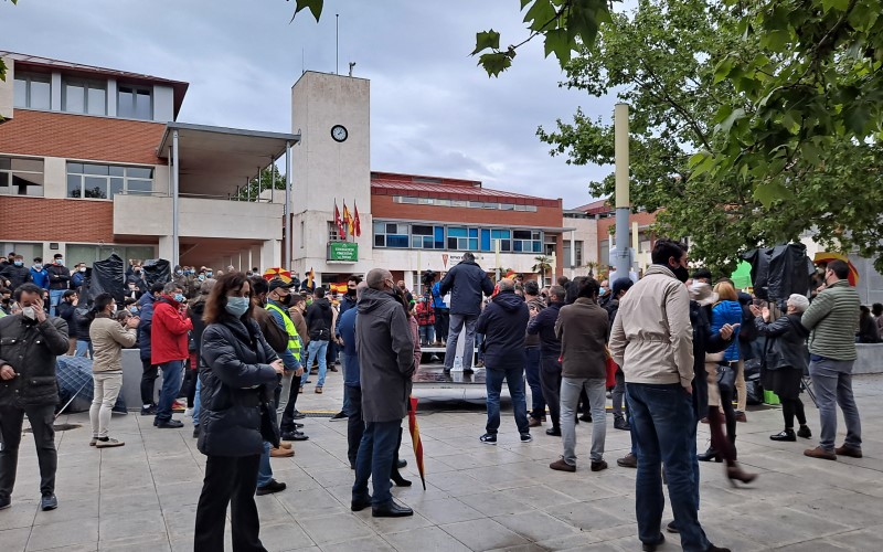 Ortega Smith (Vox) celebra un mitin en la plaza de la Constitución de Rivas Vaciamadrid