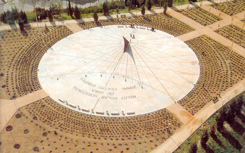 Vista aérea del reloj de sol de Rivas en su inauguración