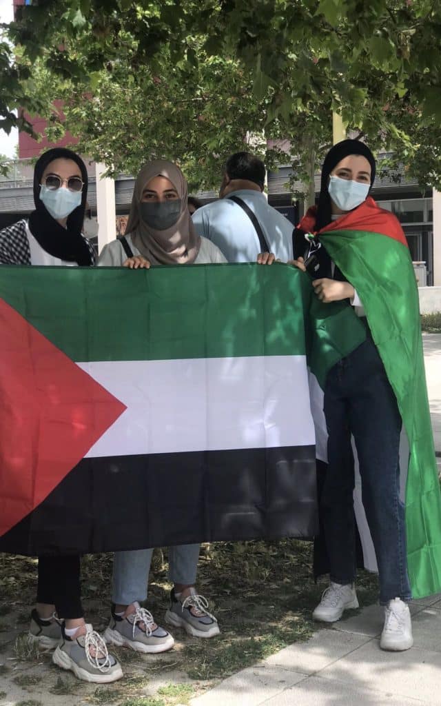 Concentraci&oacute;n en apoyo al pueblo palestino organizada por Rivas por Palestina en la Plaza de la Constituci&oacute;n de Rivas Vaciamadrid