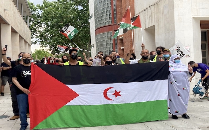 Rivas da la bienvenida a la marcha por la libertad del pueblo saharaui en la plaza de la Constitución