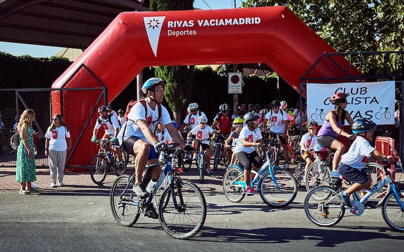 Participantes en una edición anterior del Día de la Bici en Rivas