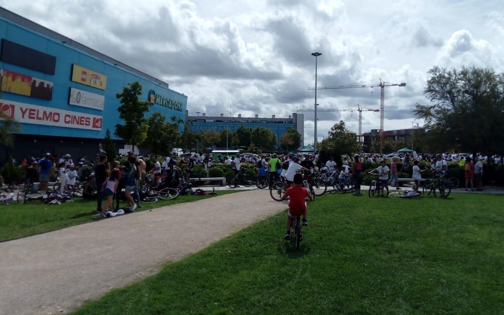 Fiesta de la Bicicleta en el centro comercial H2O