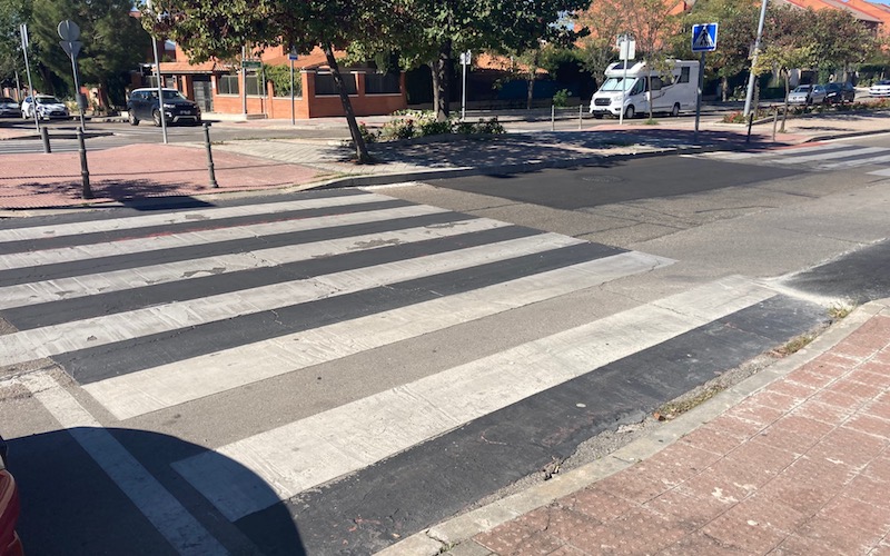Paso de cebra sin visibilidad en la Avenida de Levante, Rivas Vaciamadrid