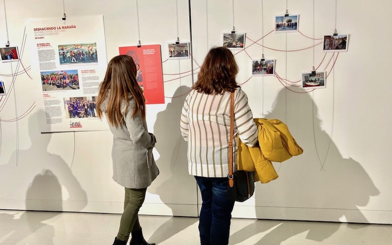 Inauguración exposición 'El hilo que teje un pueblo', en la sala de exposiciones del García Lorca en Rivas