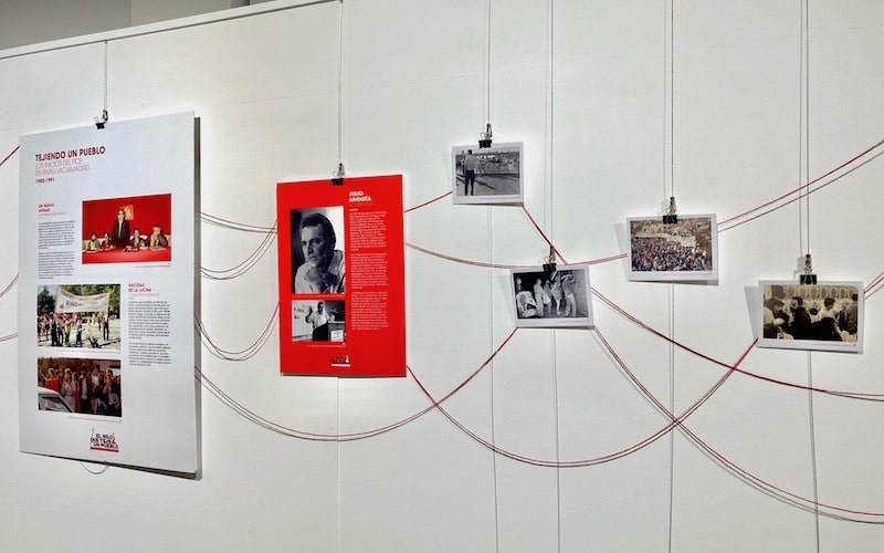 Inauguración exposición 'El hilo que teje un pueblo', en la sala de exposiciones del García Lorca en Rivas