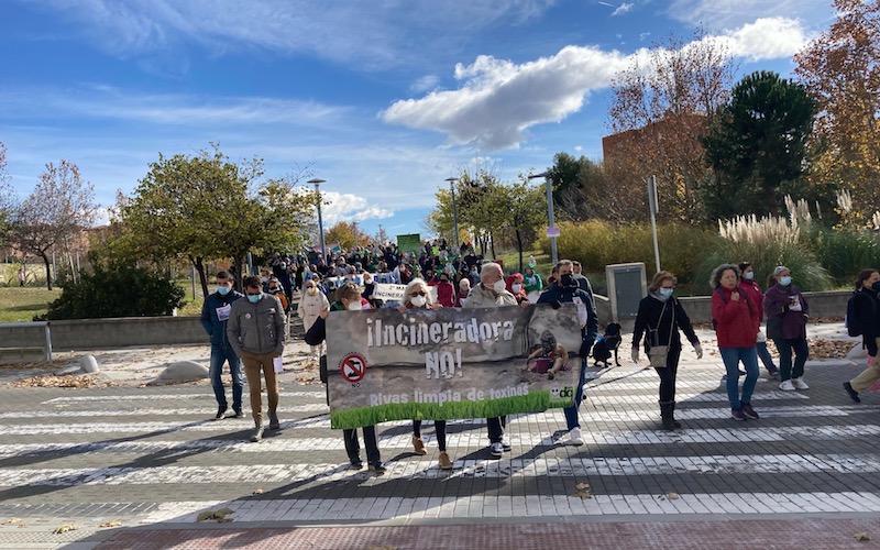 Un centenar de personas se manifiestan en Rivas contra la incineradora de Valdemingómez