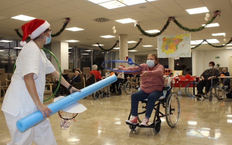 Geriasa Rivas celebra una yincana navideña familiar con sus residentes