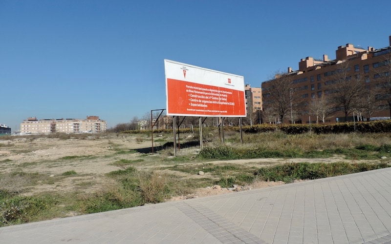 Parcela cedida a la Comunidad de Madrid para la construcción del cuarto centro de salud, en el barrio de La Luna de Rivas
