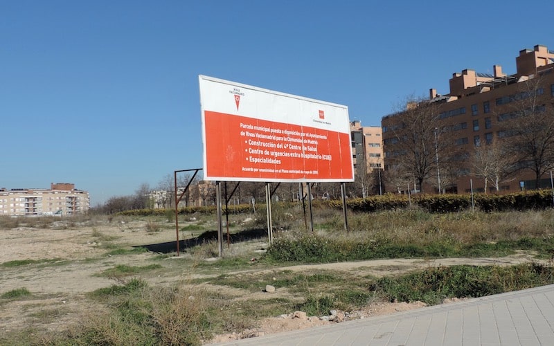 Parcela cedida a la Comunidad de Madrid para la construcción del cuarto centro de salud, en el barrio de La Luna de Rivas