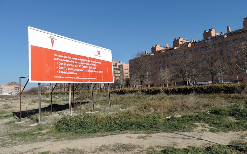 Parcela cedida a la Comunidad de Madrid para la construcción del cuarto centro de salud, en el barrio de La Luna de Rivas