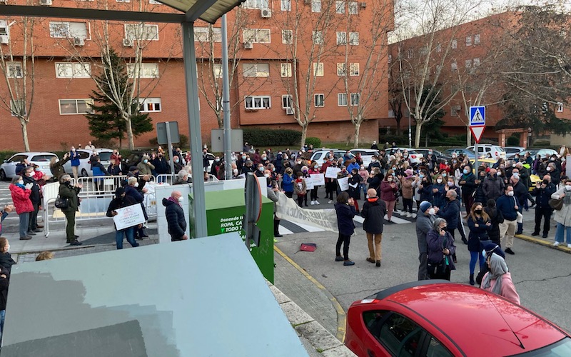 Concentración en defensa de la sanidad pública, frente al centro de salud La Paz de Rivas Vaciamadrid