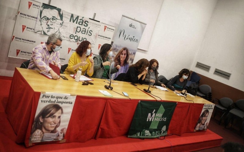 Mónica García preside un encuentro de miembros de Más Madrid con la ciudadanía de Rivas