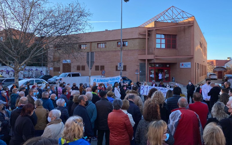 La ciudadanía de Rivas defiende la sanidad pública y reivindica el cuarto centro de salud en una nueva concentración en La Paz
