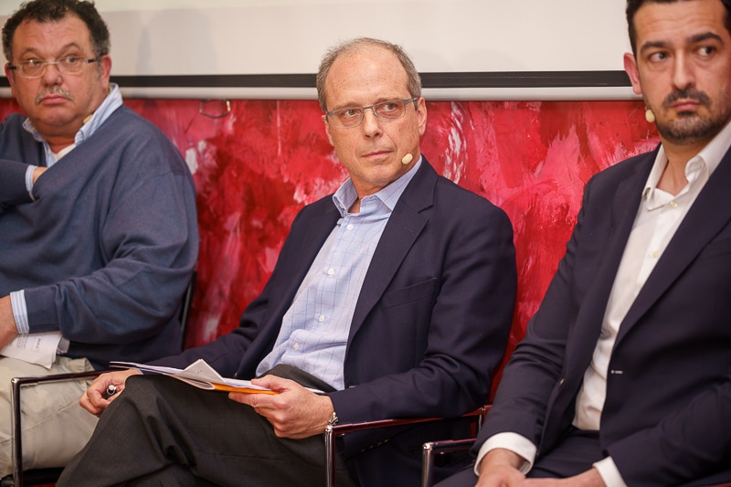 Borja Vargas-Zúñiga, presidente de Parques Rivas; y Daniel González,director de operaciones de Iluscar y presidente de Fagenauto, durante su intervención en 'Rivas en la encrucijada: ideas para una ciudad sostenible'