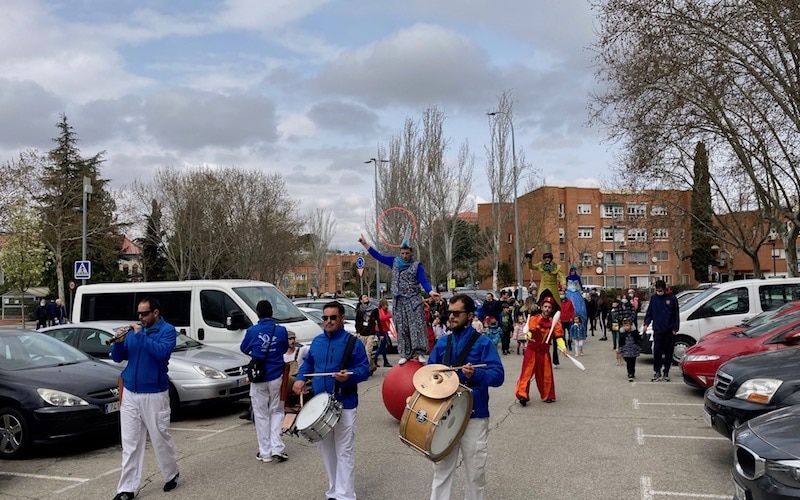 Fiesta de la primavera para celebrar la llegada del quinto contenedor al barrio de Covibar de Rivas