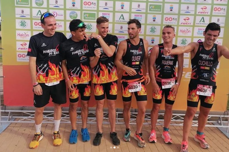 El equipo masculino de Diablillos de Rivas, campeón de España de triatlón por relevos/parejas