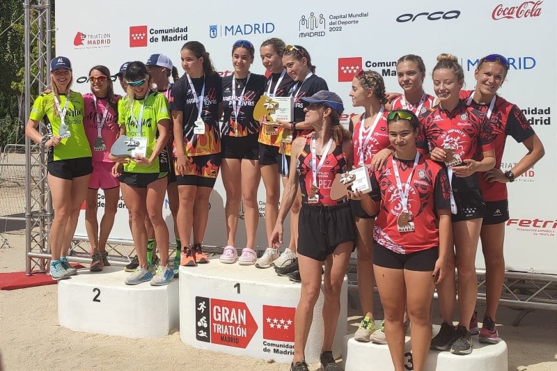 El equipo femenino de Diablillos de Rivas, campeón de Madrid