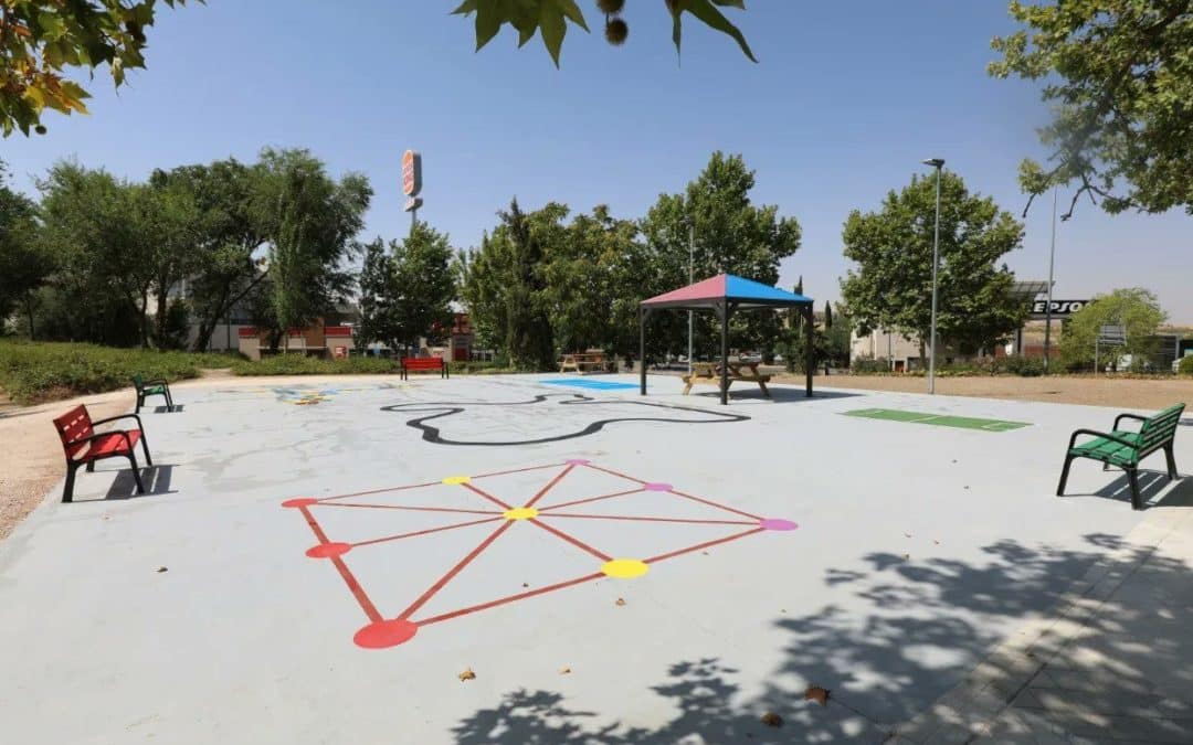 Nueva zona de juegos infantiles junto al centro de infancia Rayuela de Rivas