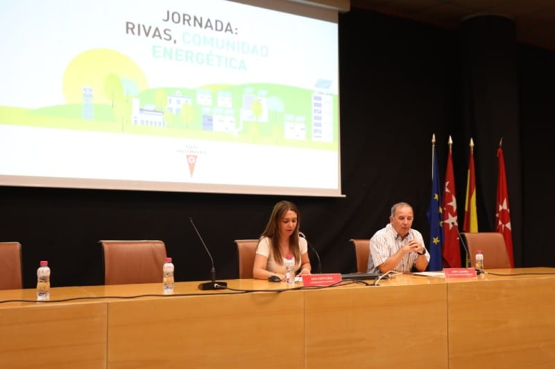 Aída Castillejo y Luis Altares, en la presentación de la jornada 'Rivas, comunidades energéticas’