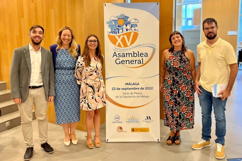 La concejala de Transición Ecológica, Vanessa Millán, y la alcaldesa de la ciudad, Aída Castillejo, en los premios Buenas Prácticas por el Clima
