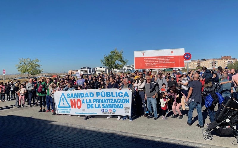 Manifestación en el barrio de la Luna de Rivas para reclamar el centro de salud
