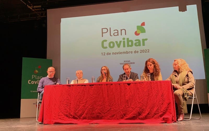 Presentación del Plan Covibar, con la intervención de Aída Castillejo, alcaldesa de Rivas; Mónica Carazo, vicealcaldesa de Rivas; Pilar Gabina, concejala de Urbanismo; José Alfaro, concejal del barrio Este; Jorge García, presidente de Cooperativa Covibar; y Armando Rodríguez, ideólogo y fundador de Covibar