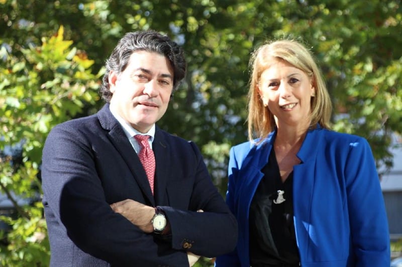 El consejero de Transportes e Infraestructuras de la Comunidad de Madrid, David Pérez, y Janette Novo, portavoz del PP de Rivas 