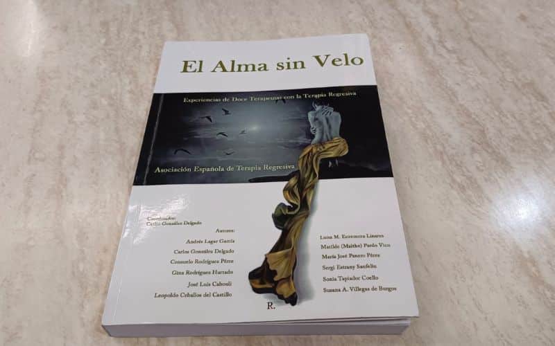 Libro 'El Alma sin Velo' sobre terapia regresiva (Fuente: Diario de Rivas)