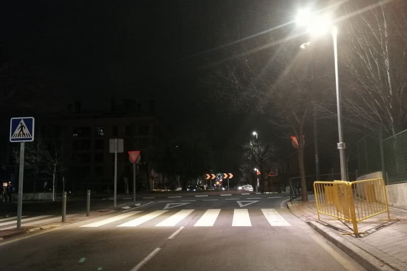 Paso de peatones con iluminación inteligente instalado en Rivas Vaciamadrid