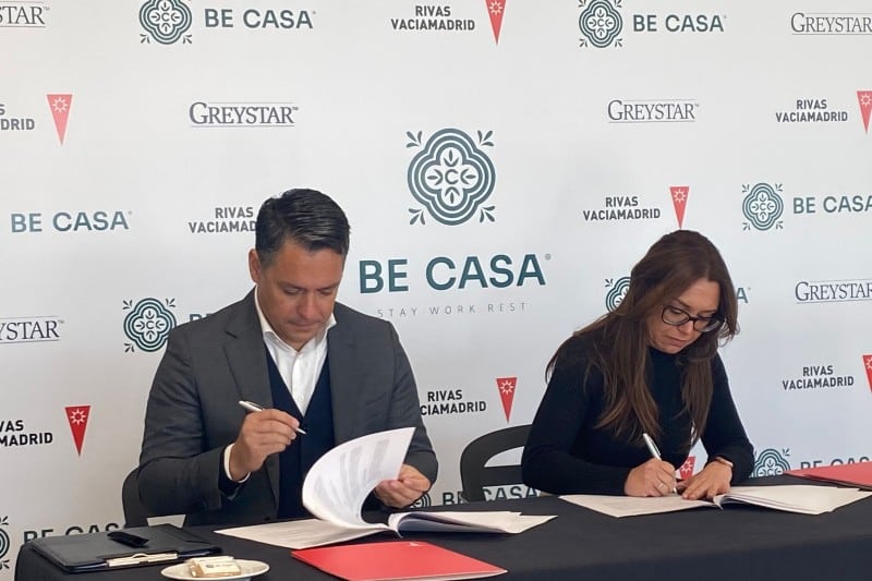 Firma del convenio entre Greystar y el Ayuntamiento de Rivas