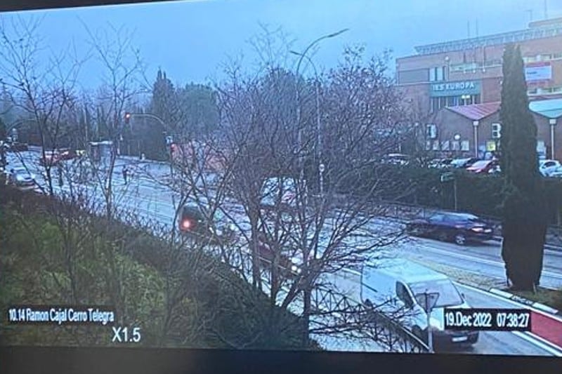Hora punta del acceso al IES Europa (la hora correcta de la imagen son justo antes de las 8:30 am).