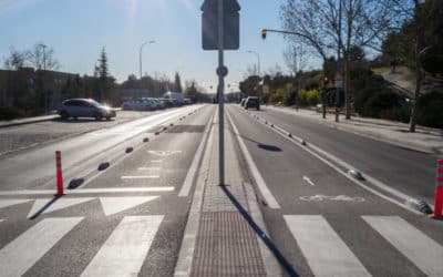 Rivas retira los separadores de los carriles bici unidireccionales que transcurren junto a un único carril para vehículos