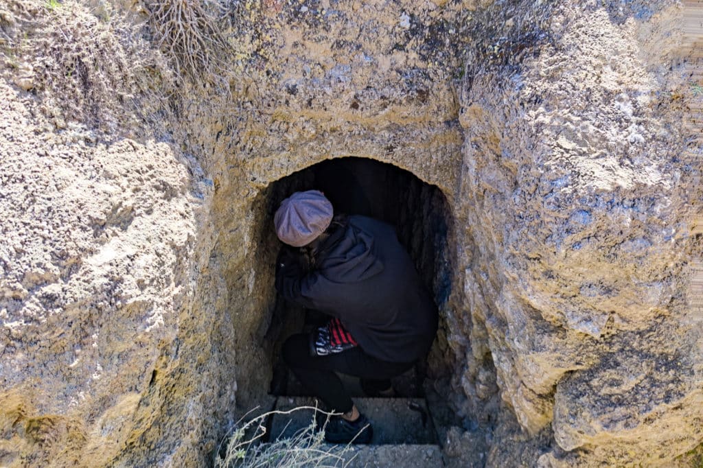 Entrada a un túnel de comunicación entre trincheras (fuente: Diario de Rivas)