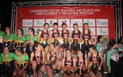 El equipo femenino de Diablillos de Rivas, campeón de España de duatlón