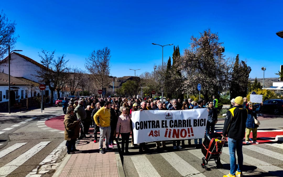 El Casco Antiguo de Rivas acoge una nueva manifestación contra el nuevo carril bici