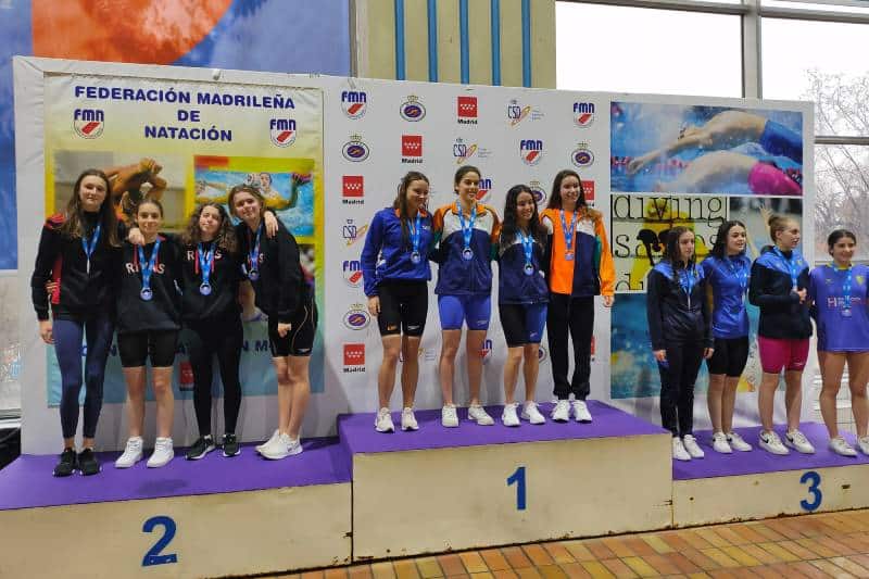Equipo femenino júnior del Rivas Natación, subcampeón de Madrid