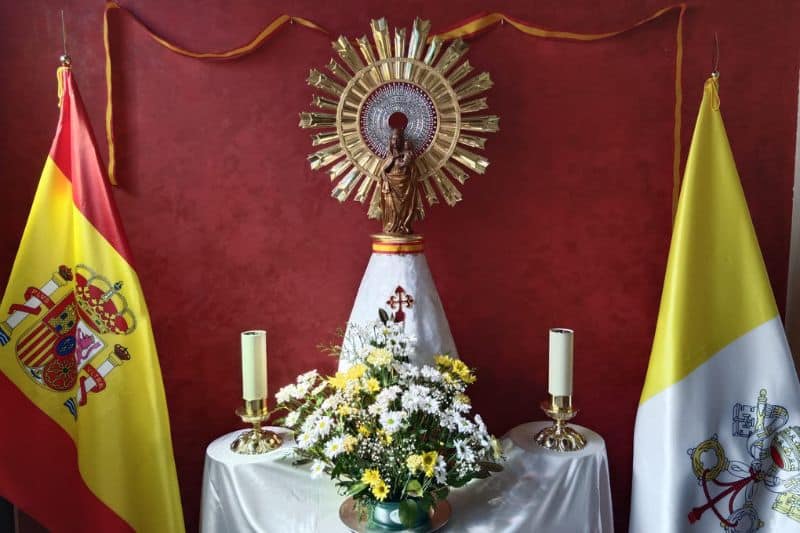 Imagen de la Virgen del Pilar con su corona, en la parroquia de San Marcos de Rivas Vaciamadrid (Fuente: Diario de Rivas)