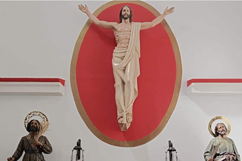 Imagen de Cristo resucitado, presidiendo la parroquia de San Marcos de Rivas Vaciamadrid (Fuente: Diario de Rivas)