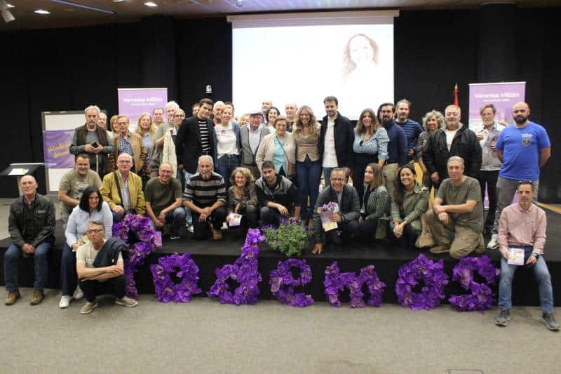 Foto de familia tras el acto central de campaña de Podemos Rivas 